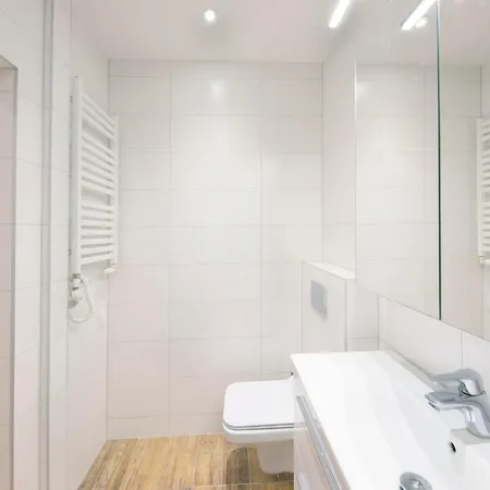 Family Luxury Comfort 2 Bedrooms & Playstation 4 & Panoramic View Of The Gdansk's Old Town & Free Private Parking *