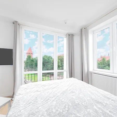 Family Luxury Comfort 2 Bedrooms & Playstation 4 & Panoramic View Of The Gdansk's Old Town & Free Private Parking Apartmán Gdaňsk